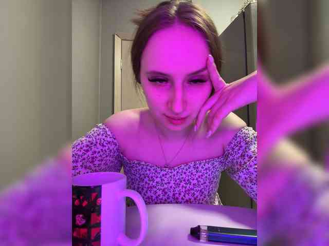 Kira_Beliesss webcam