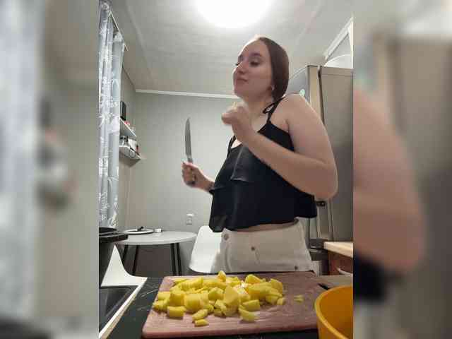 Kira_Beliesss webcam