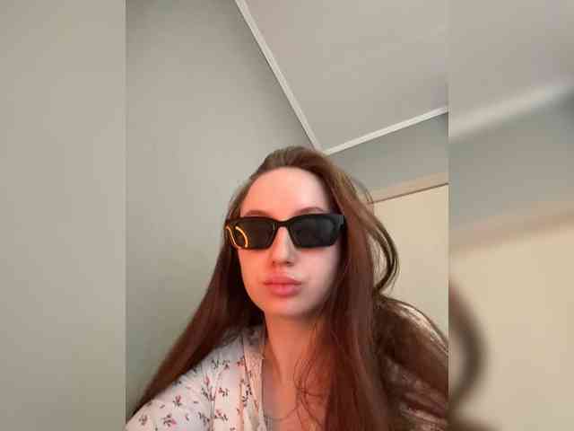 Kira_Beliesss webcam