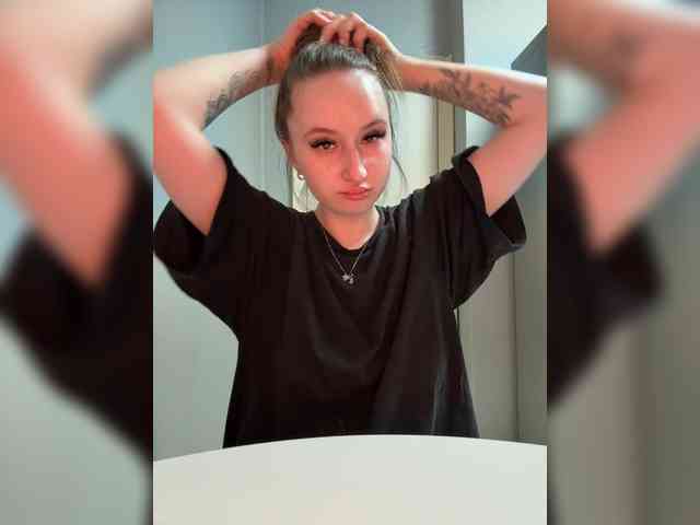 Kira_Beliesss webcam