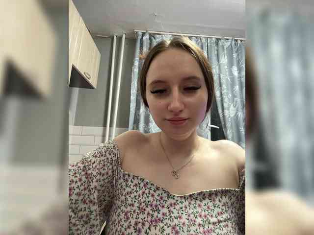 Kira_Beliesss webcam