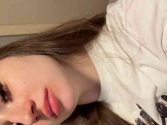 Kira_Beliesss webcam