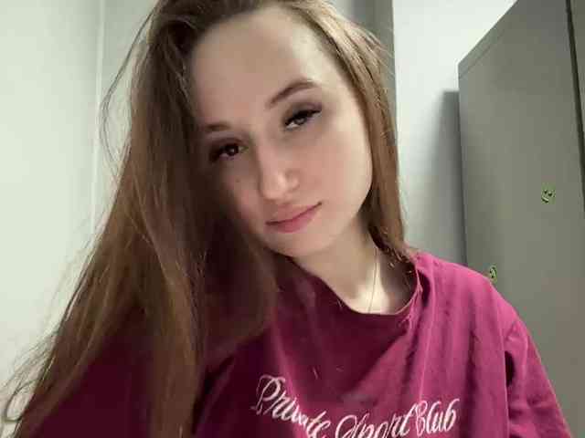 Kira_Beliesss webcam