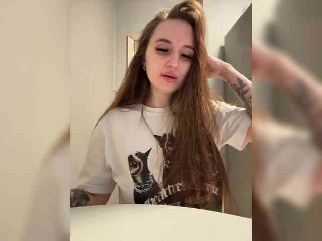 Kira_Beliesss webcam