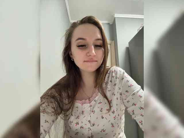 Kira_Beliesss webcam