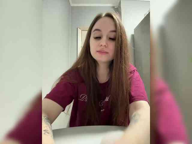 Kira_Beliesss webcam