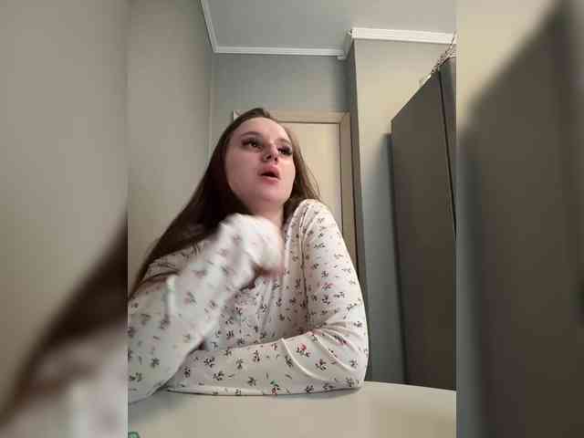 Kira_Beliesss webcam