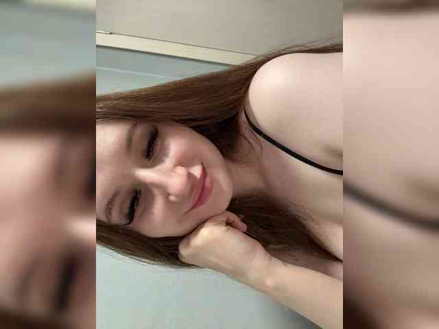 Kira_Beliesss webcam