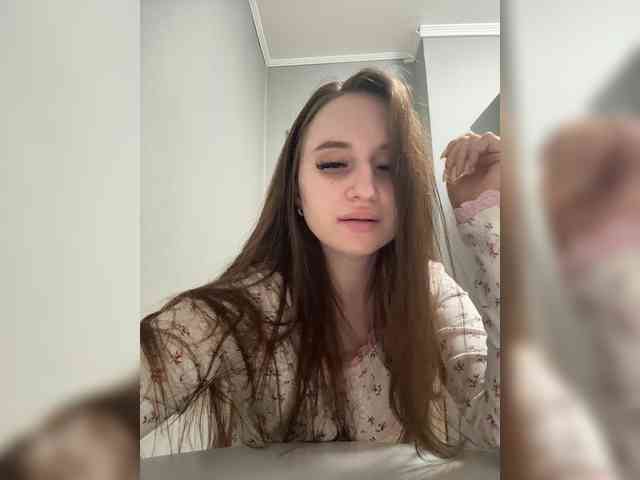 Kira_Beliesss webcam