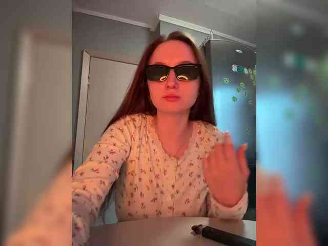 Kira_Beliesss webcam