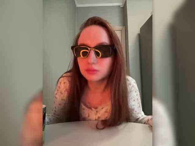 Kira_Beliesss webcam