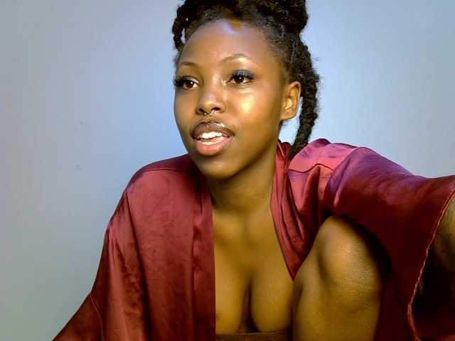 Prettybeca live cam on BongaCams