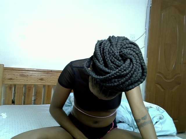 Prettybeca live cam on BongaCams