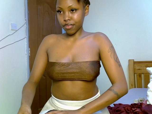 Prettybeca live cam