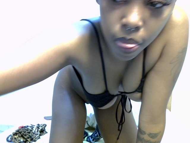 Prettybeca live cam on BongaCams