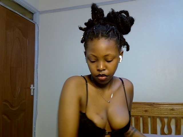 Prettybeca live cam on BongaCams