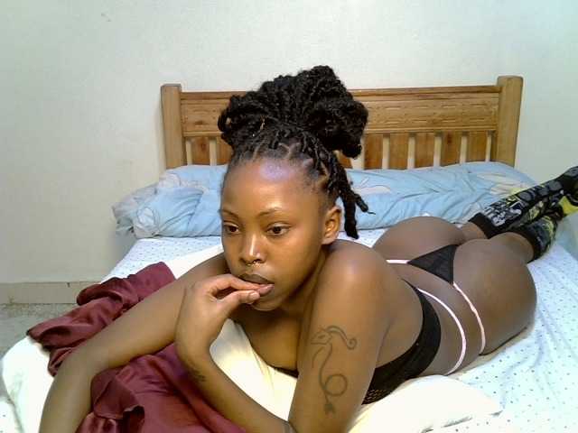 Prettybeca live cam on BongaCams
