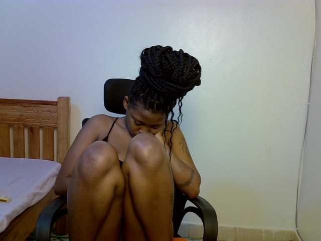Prettybeca live cam on BongaCams