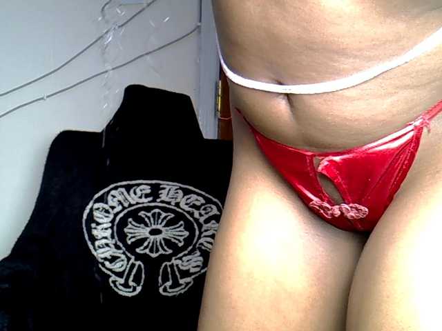 Prettybeca live cam on BongaCams