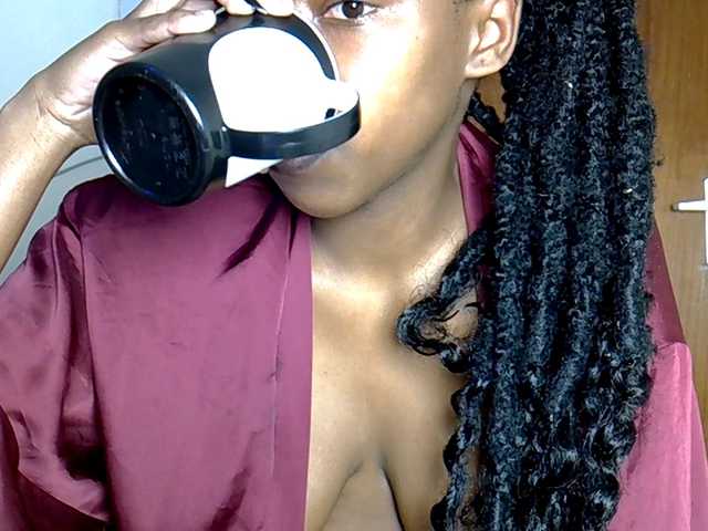 Prettybeca live cam on BongaCams