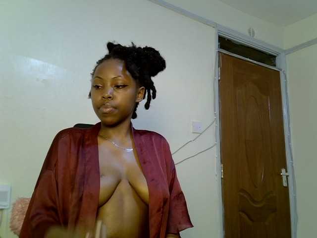 Prettybeca live cam on BongaCams