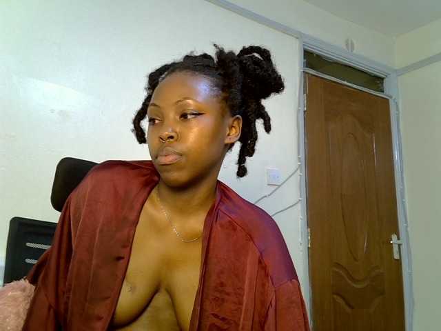Prettybeca live cam on BongaCams