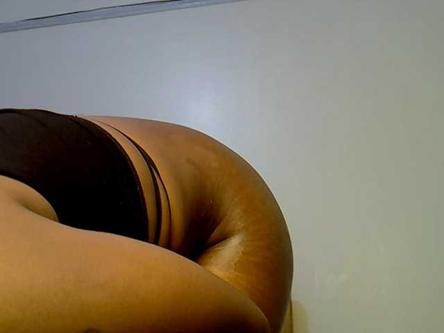 Prettybeca live cam on BongaCams
