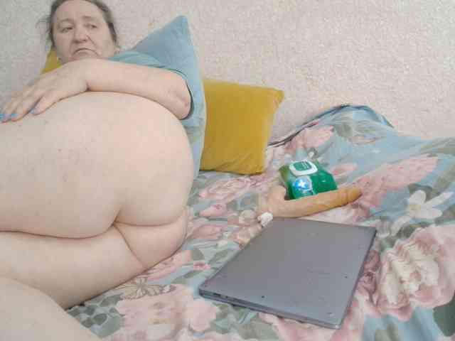 Ksenia-Cat444 live female cam on bongacams