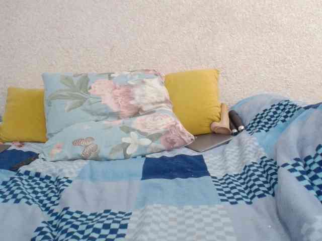 Ksenia-cat444's cam show statistics and live stream