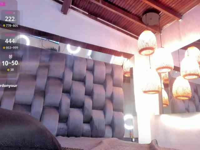 alessa-wells webcam