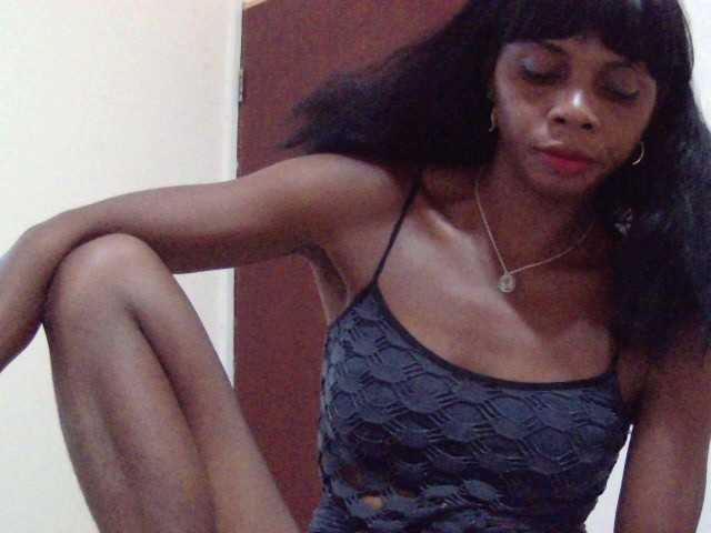 le modèle Judiah est en webcam porno dans un show sur le site bongacams, il possède les tags suivants: Ebony,Brunette,Trimmed