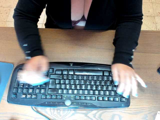NikkiHollandxxx live cam on BongaCams