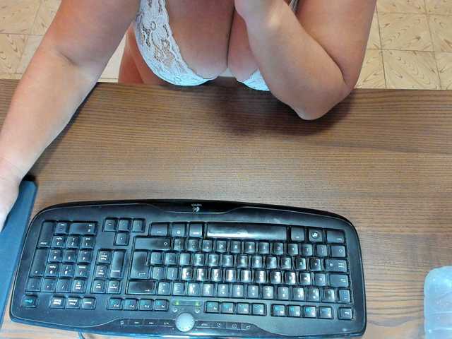 NikkiHollandxxx live cam on BongaCams