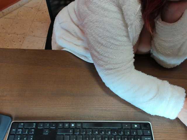 NikkiHollandxxx live cam preview