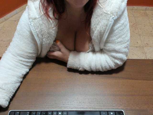 NikkiHollandxxx live cam preview
