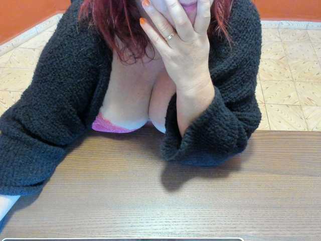 NikkiHollandxxx live cam preview