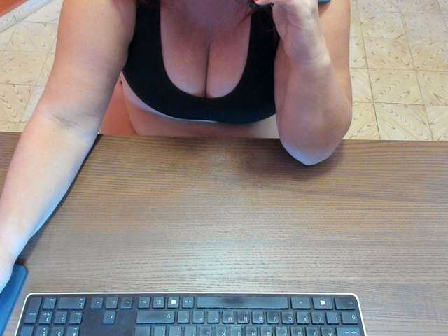 NikkiHollandxxx live cam preview