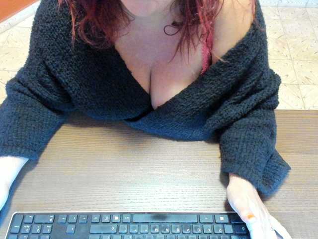 NikkiHollandxxx live cam preview