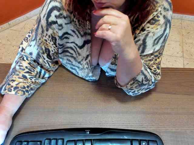 NikkiHollandxxx webcam