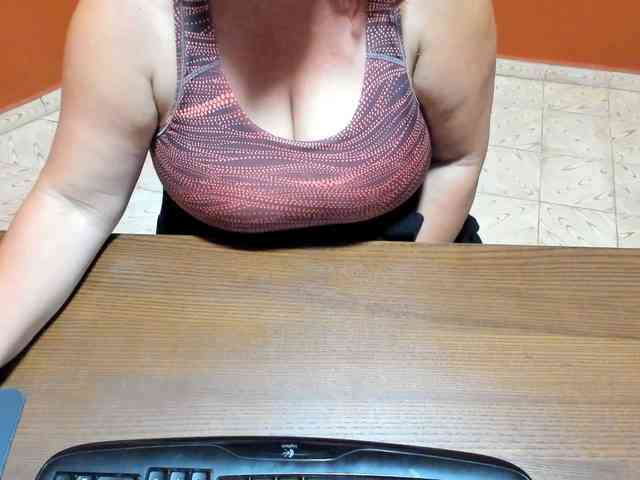 NikkiHollandxxx webcam