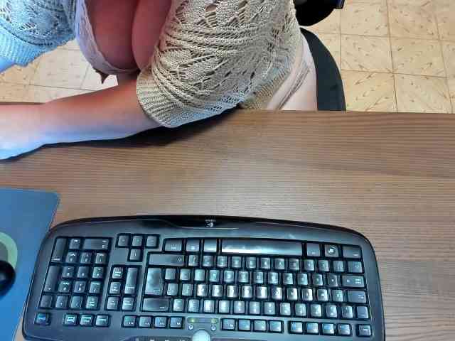 NikkiHollandxxx webcam