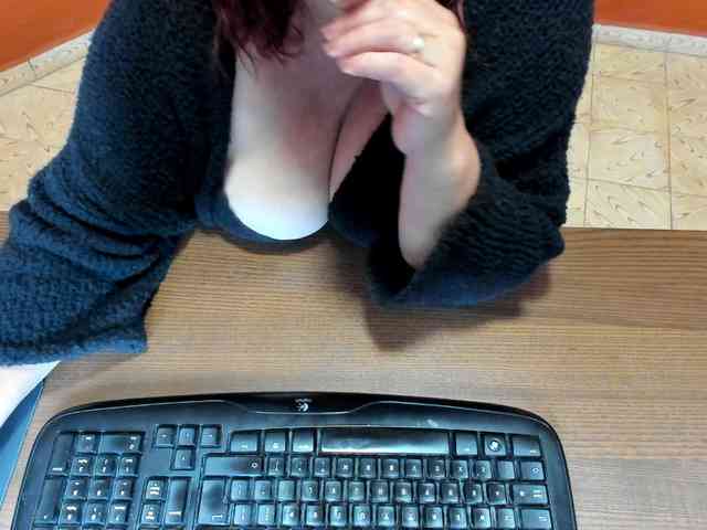 NikkiHollandxxx webcam