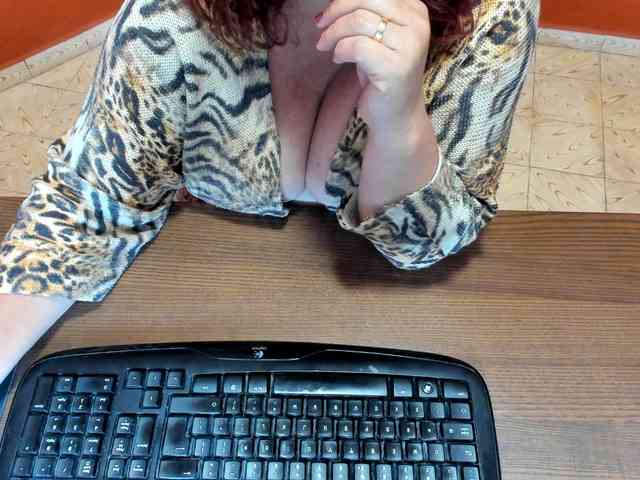 NikkiHollandxxx webcam