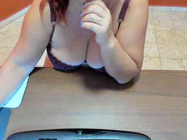 NikkiHollandxxx webcam
