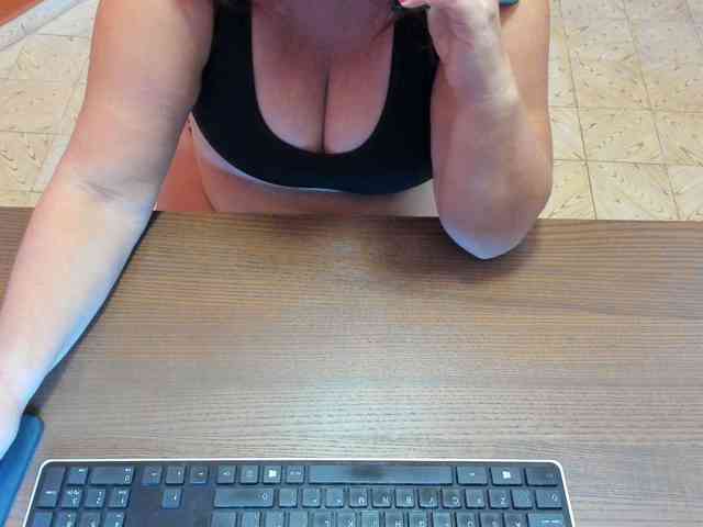 NikkiHollandxxx NikkiHollandxxx