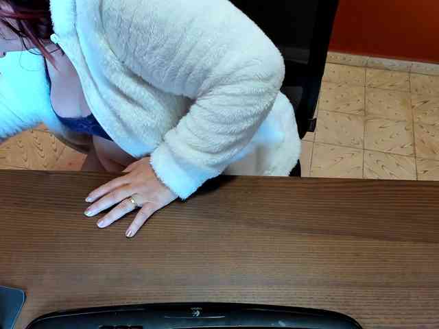 NikkiHollandxxx webcam