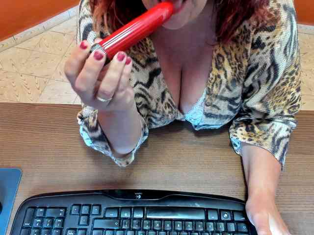 NikkiHollandxxx webcam