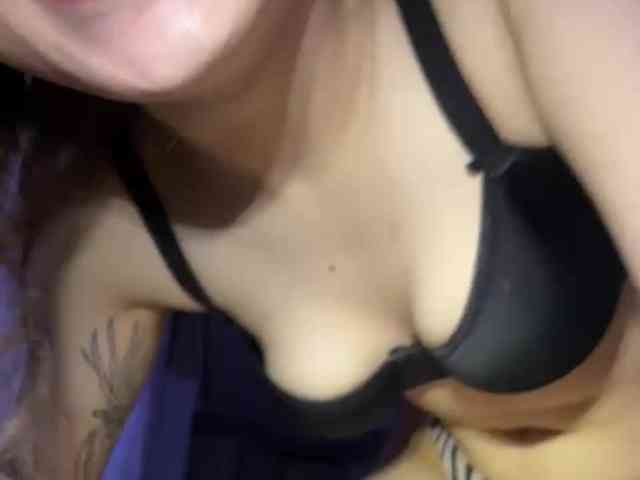 Mishaweet Live Webcam on BongaCams