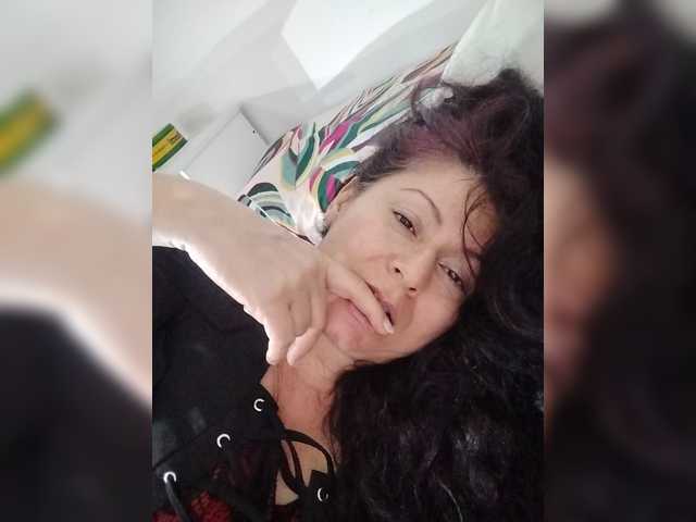 LINALUNERA1 live cam on BongaCams