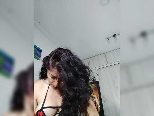 LINALUNERA1 live cam on BongaCams